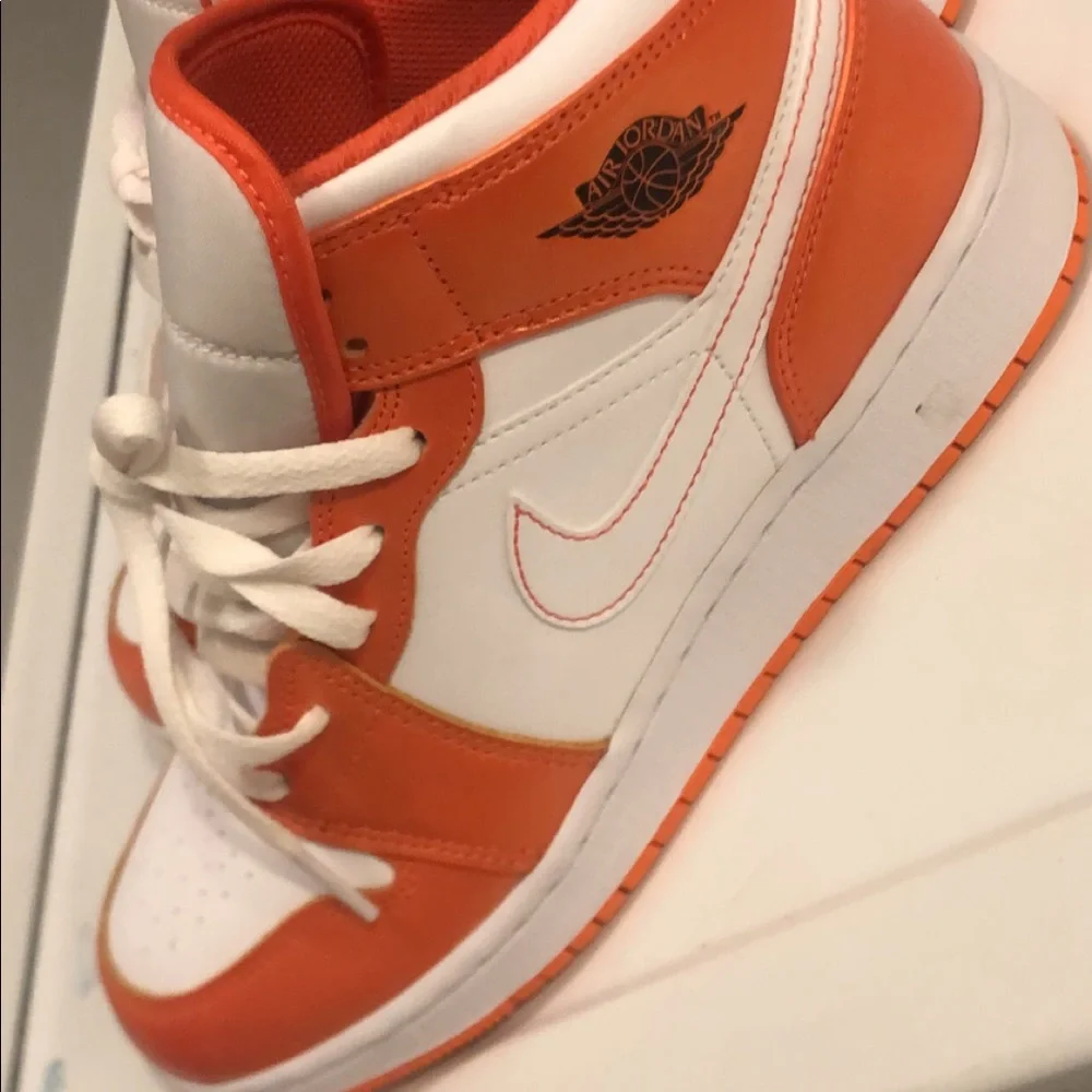 JORDAN 1  MID “ORANGE/ WHITE METALLIC” - Picture 7 of 7